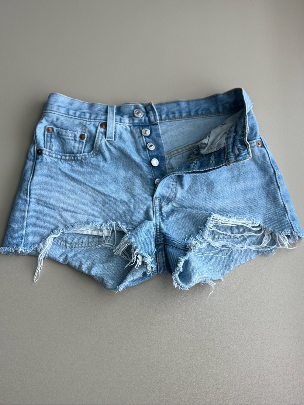 Levi’s Premium 501 Original Light Wash Distressed Denim Shorts Women’s W24